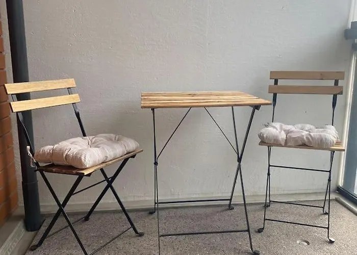 Parvekkeellinen Moderni Asunto
